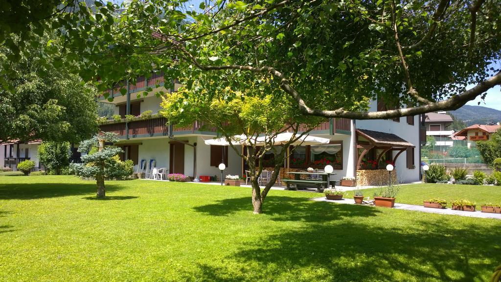 La Felce Bed & Breakfast Carisolo Exteriör bild